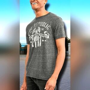 Men's Spirit Of America T-shirt Size Large